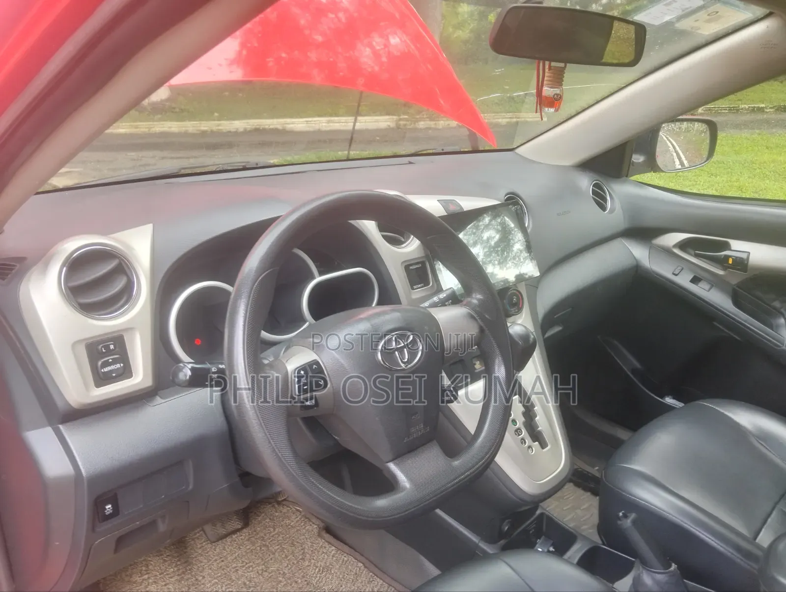 Toyota Matrix L Hatchback FWD (1.8L 4cyl 5M) 2011 Red