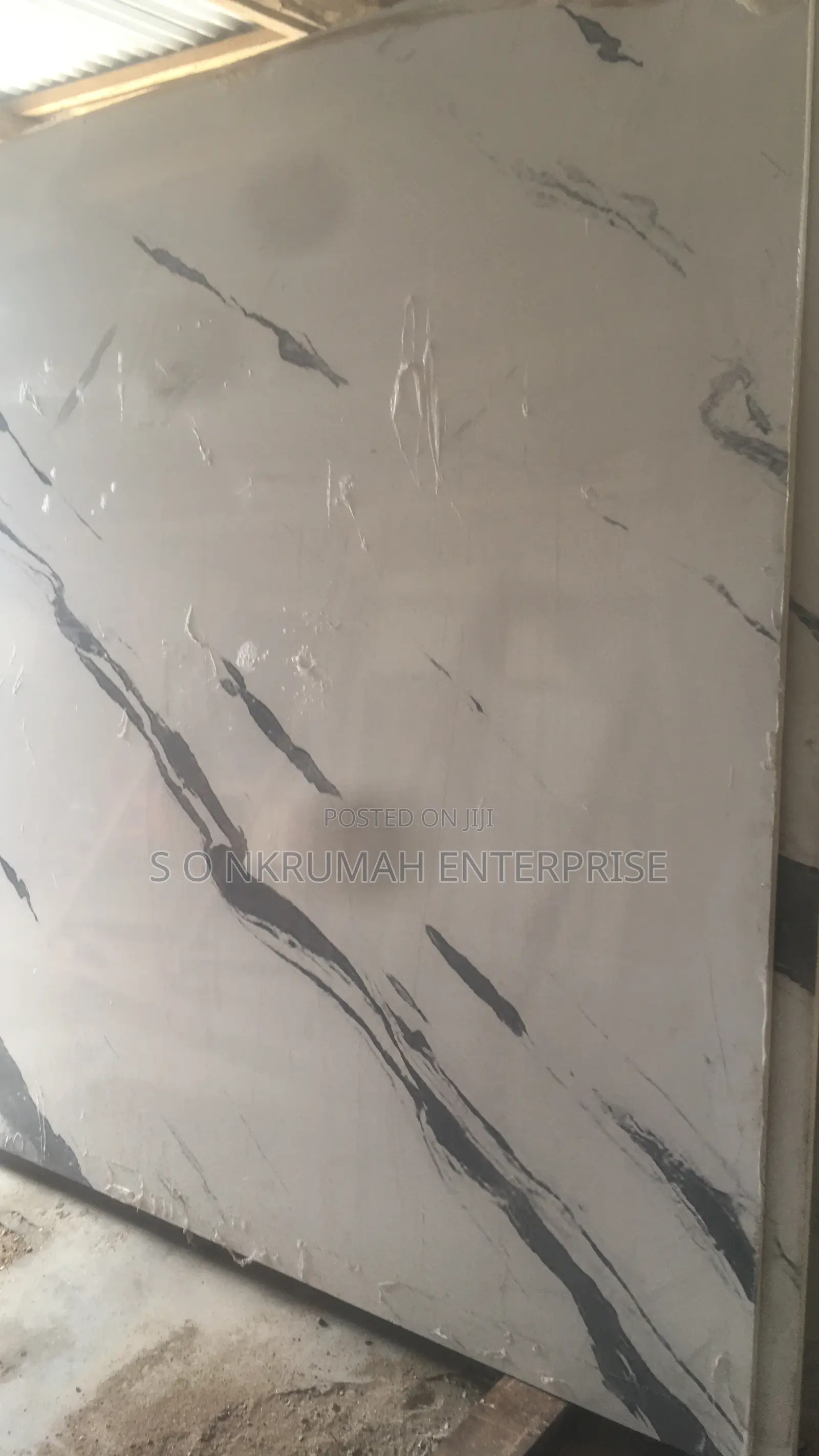 Quartz and Marble for Kitchen Worktop Size: 9 Feet by 6 Feet