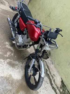 New Royal RY125 2025 Red