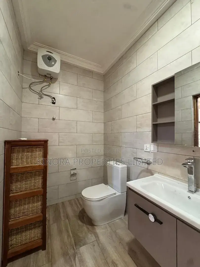 4bdrm Duplex in Adjiganor Cocoa, Ability for rent