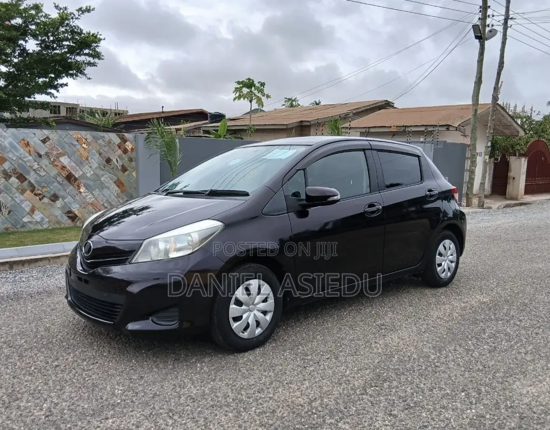 Toyota Vitz 1.3 AWD 5dr 2013 Burgundy