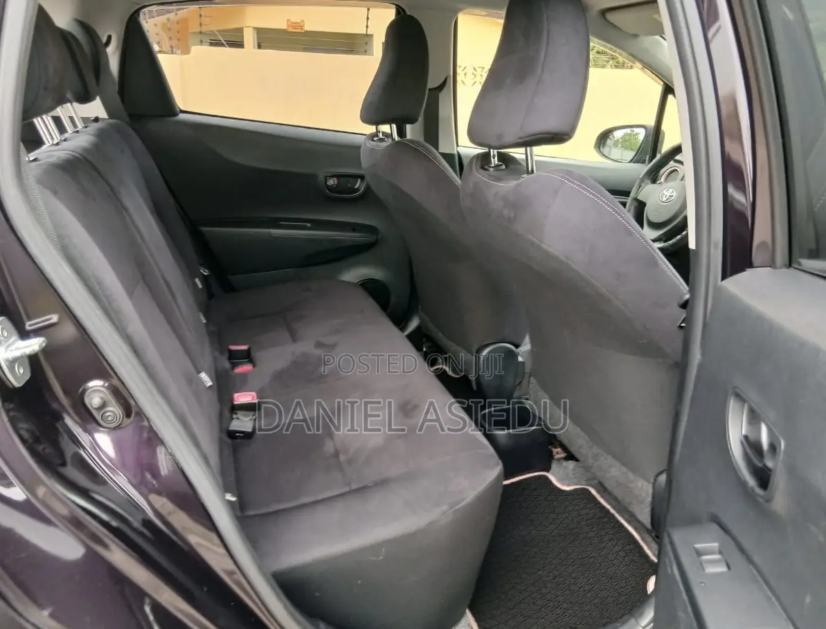 Toyota Vitz 1.3 AWD 5dr 2013 Burgundy