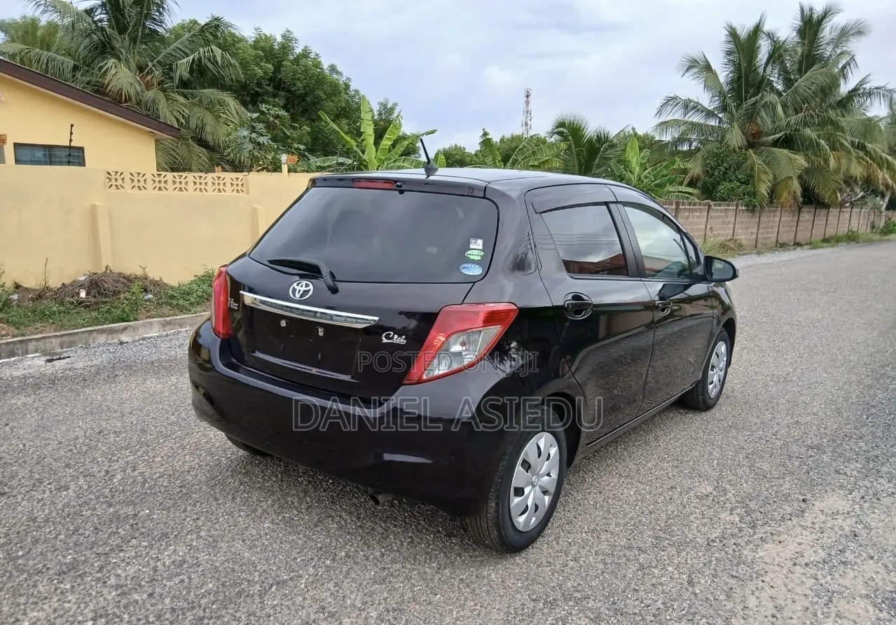 Toyota Vitz 1.3 AWD 5dr 2013 Burgundy