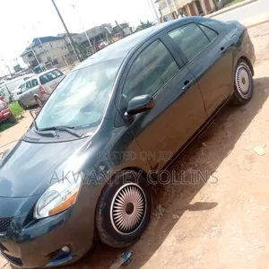 Toyota Yaris 2010 Gray