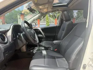 Toyota RAV4 2017 White