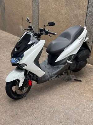 Yamaha Majesty 2020 White
