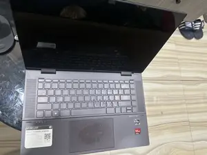 Laptop HP Envy X360 8GB AMD Ryzen 5 SSD 500GB
