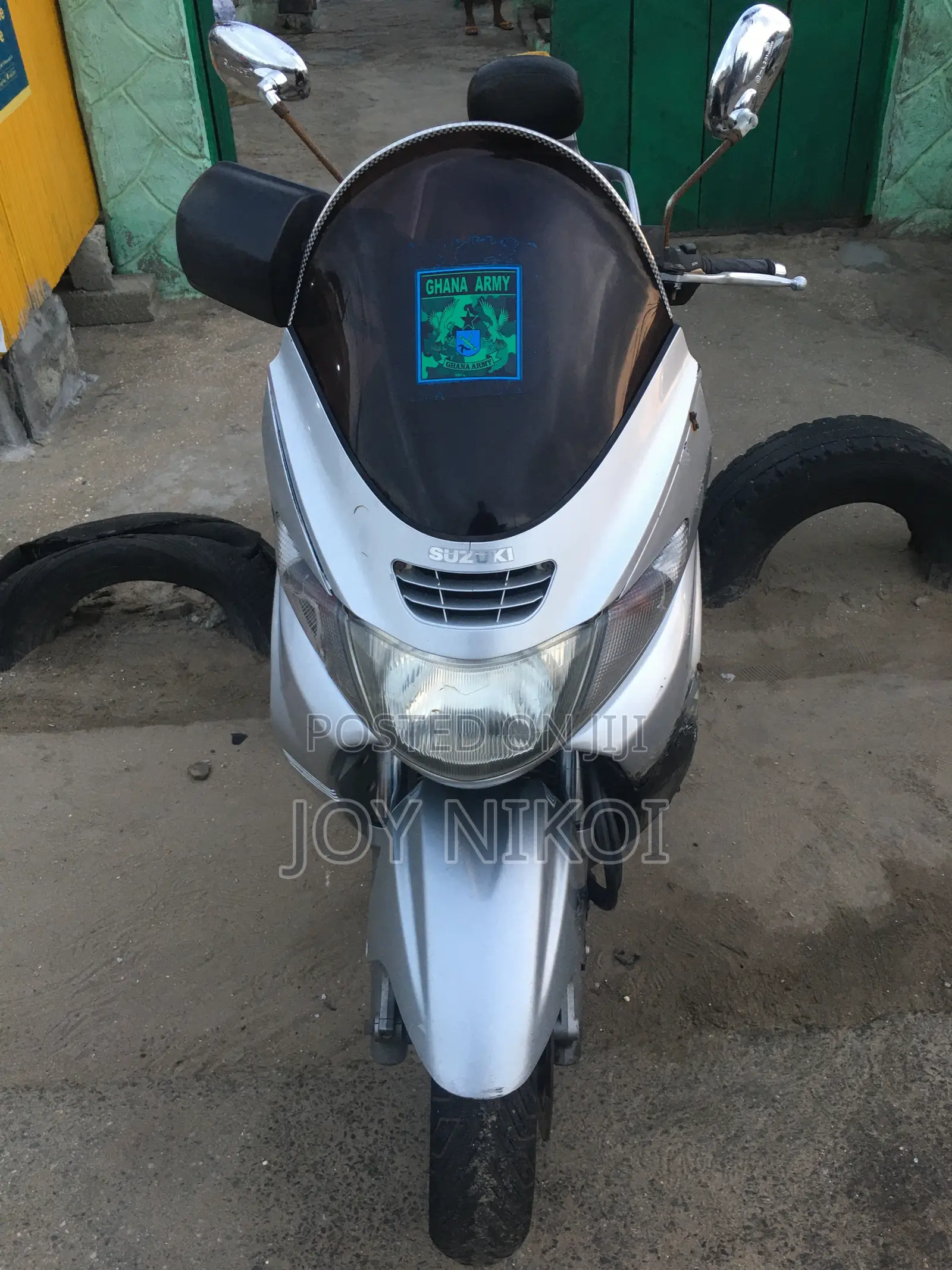 Suzuki 2012 Gray