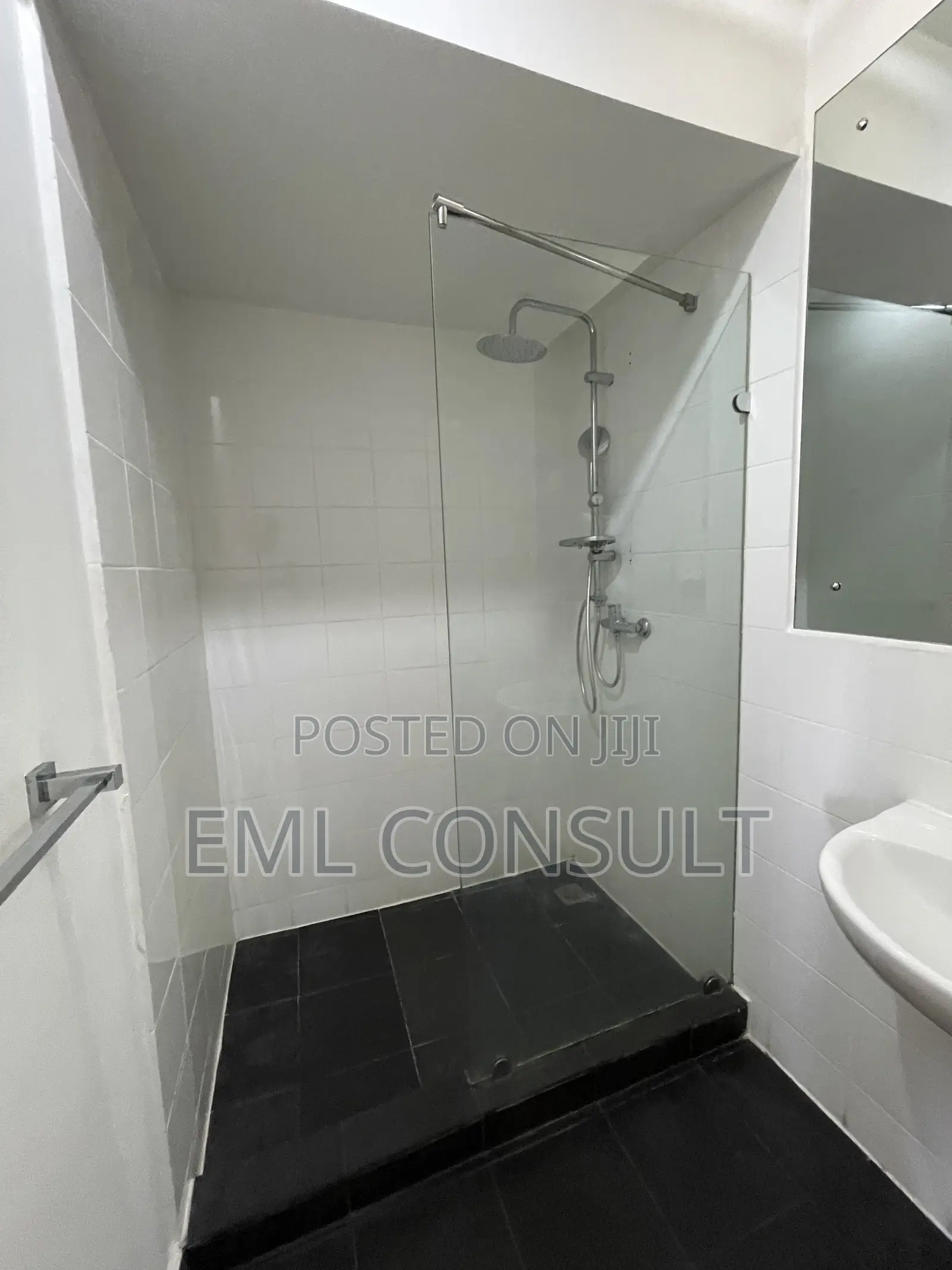 Furnished 2bdrm Apartment in Eml Real Estate, Airport Residential Area
