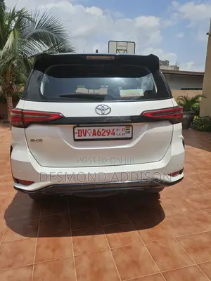 Toyota Fortuner 2.7 AWD 2021 White
