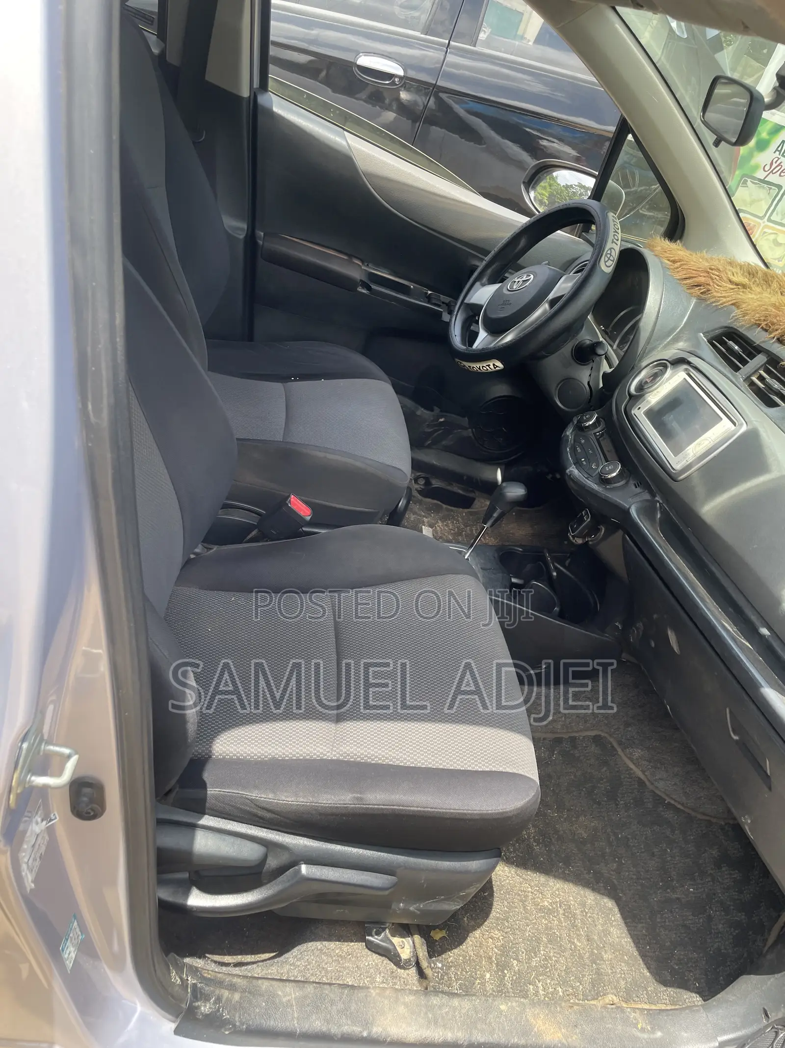 Toyota Vitz 2013 Silver