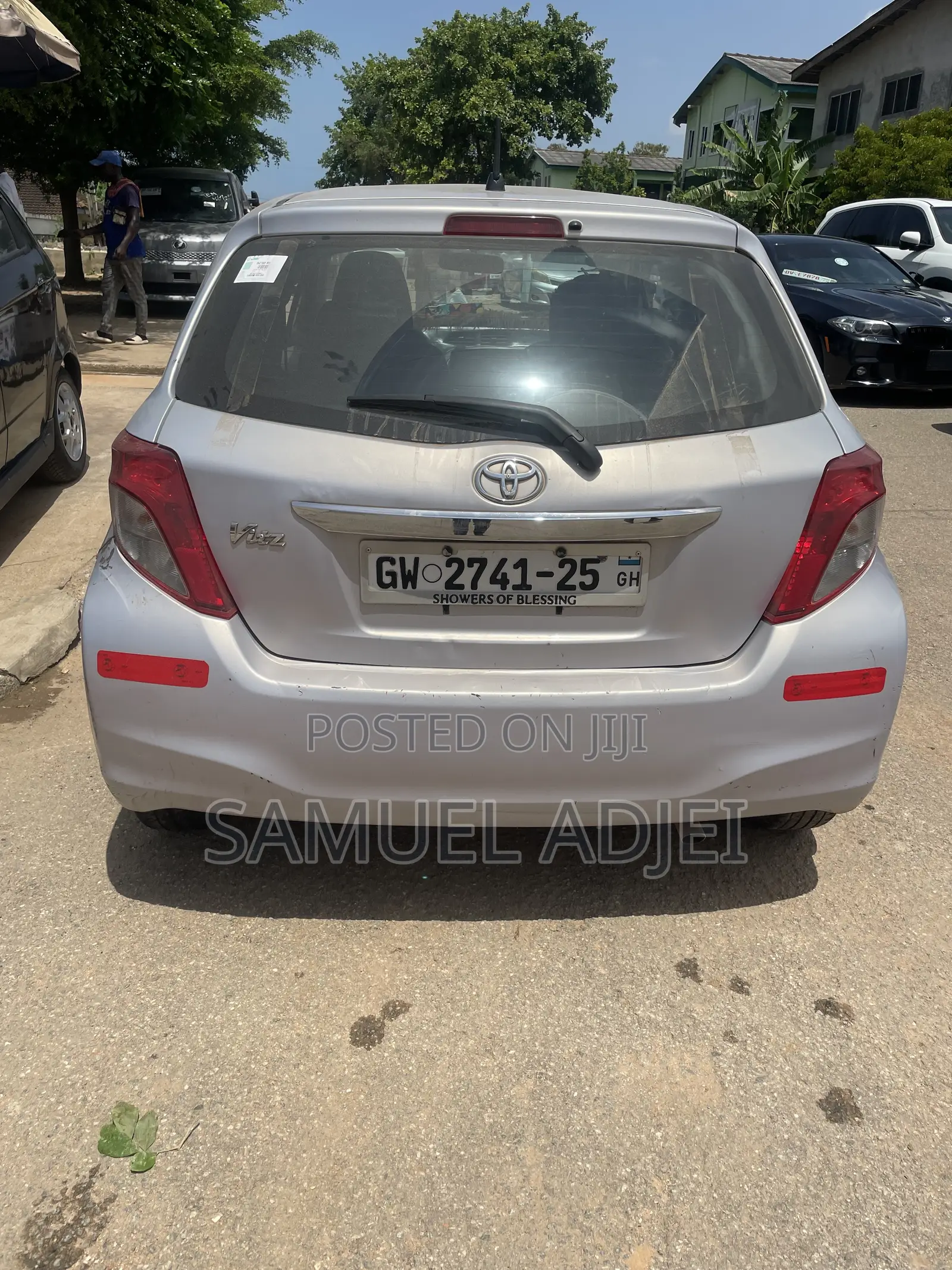 Toyota Vitz 2013 Silver