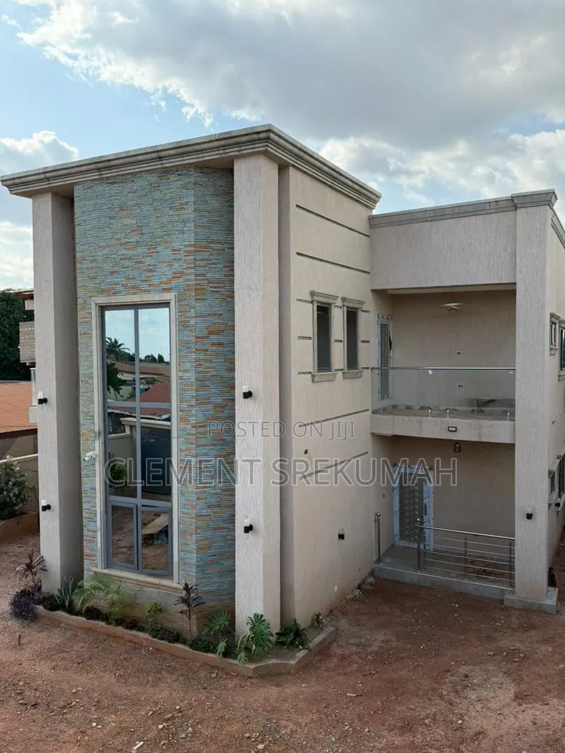 Furnished 3bdrm House in Real Estate, Sunyani Municipal for sale
