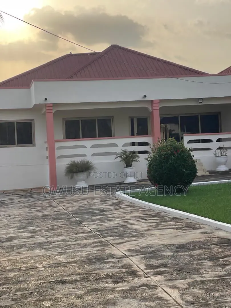 4bdrm Apartment in Apatrapa, Kumasi for rent