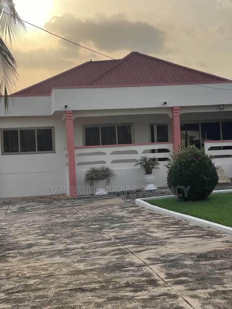 4bdrm Apartment in Apatrapa, Kumasi for rent