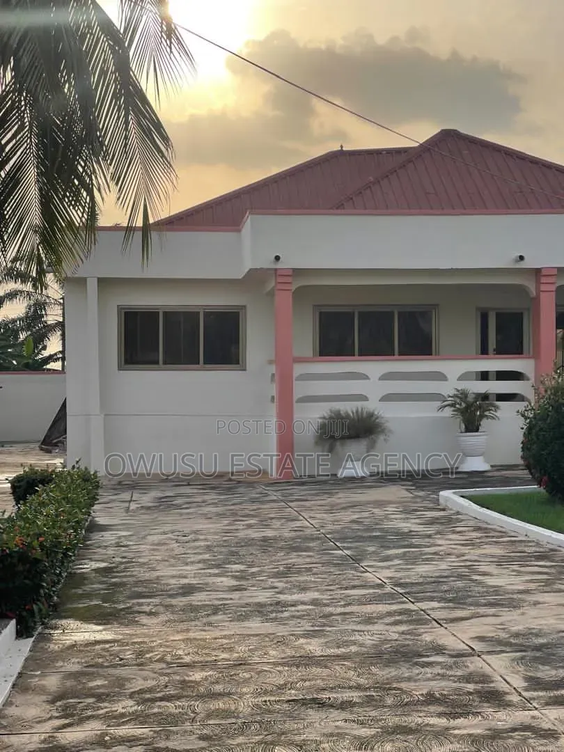 4bdrm Apartment in Apatrapa, Kumasi for rent