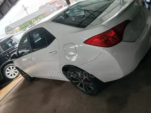 Toyota Corolla 2017 White