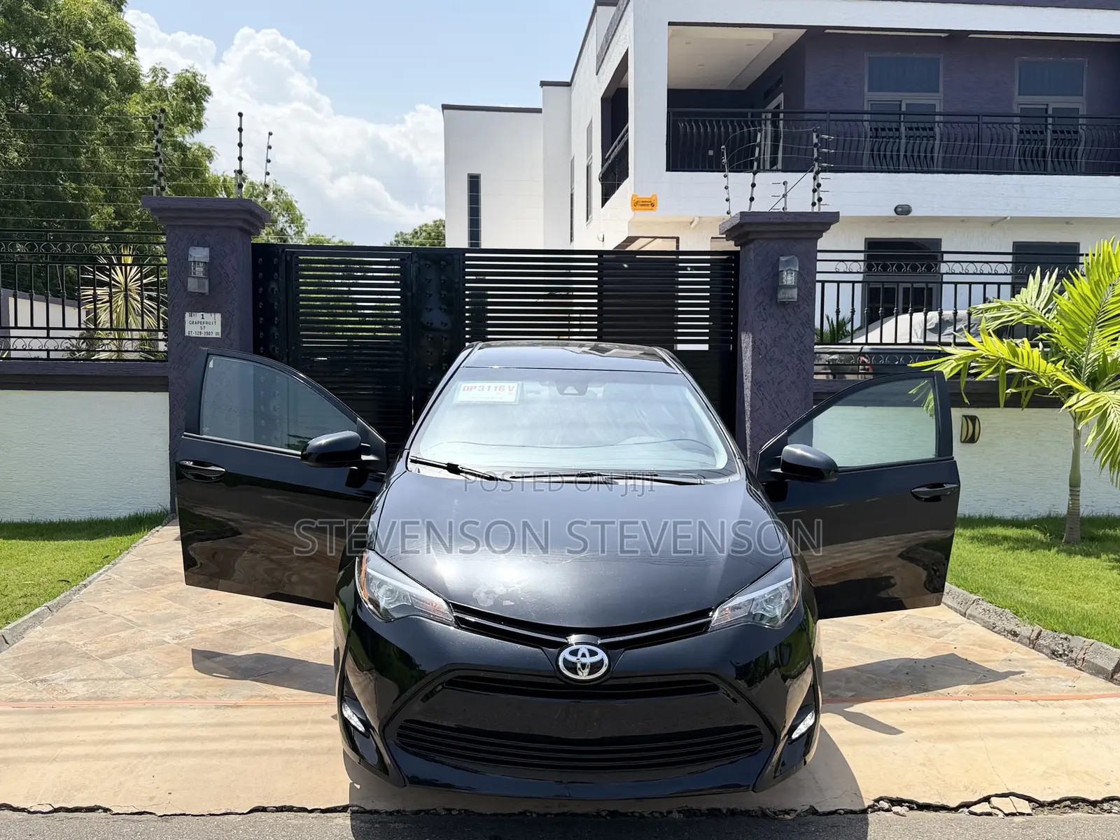 Toyota Corolla LE ECO 4dr Sedan (1.8L 4cyl CVT) 2017 Black