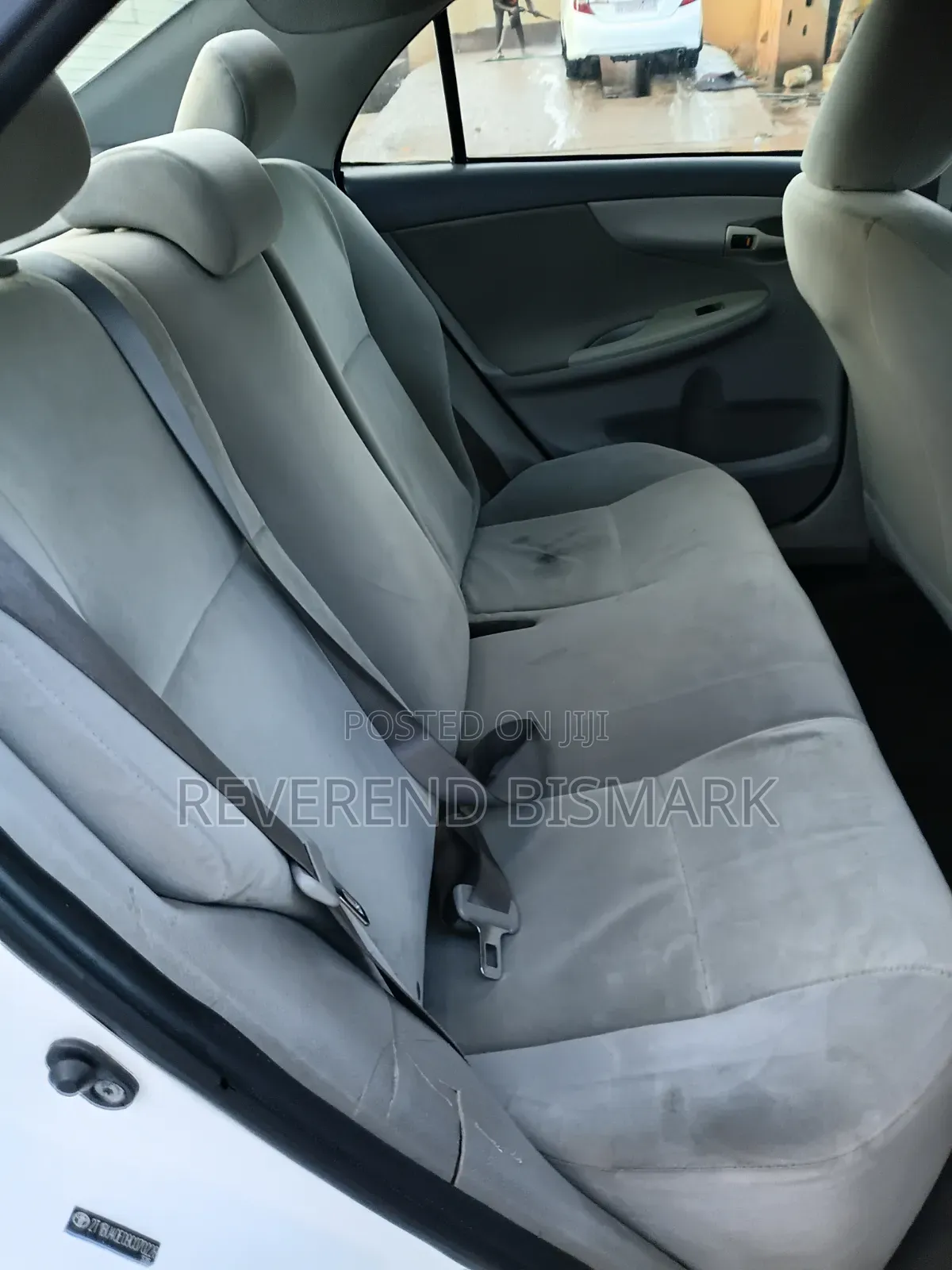 Toyota Corolla LE 4dr Sedan (1.8L 4 cyl 4A) 2009 White