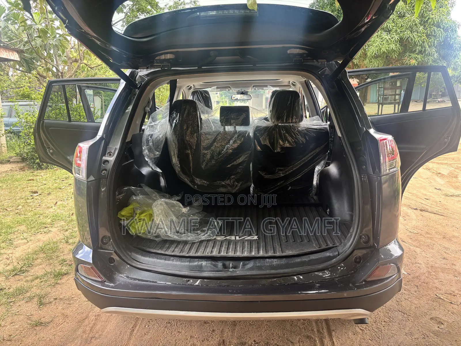 Toyota RAV4 XLE 4dr SUV AWD (2.5L 4cyl 6A) 2018 Gray