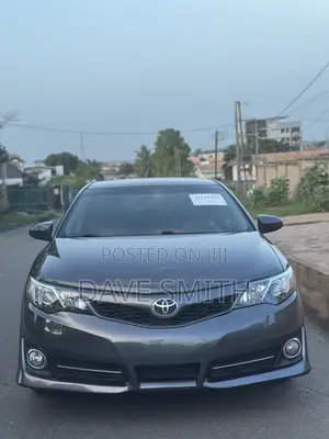 Toyota Camry SE 4dr Sedan (2.5L 4cyl 6A) 2014 Gray