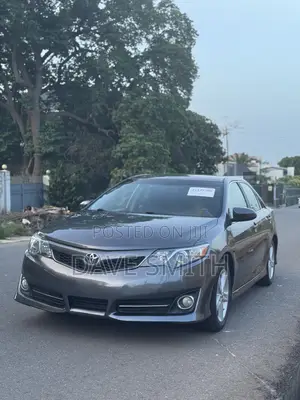 Toyota Camry SE 4dr Sedan (2.5L 4cyl 6A) 2014 Gray