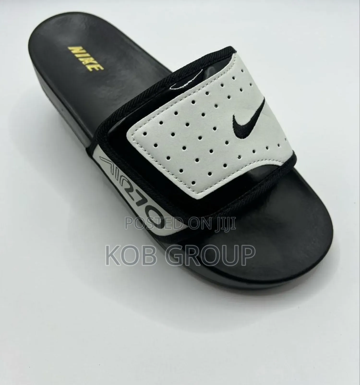 Nik.E Slippers Slides