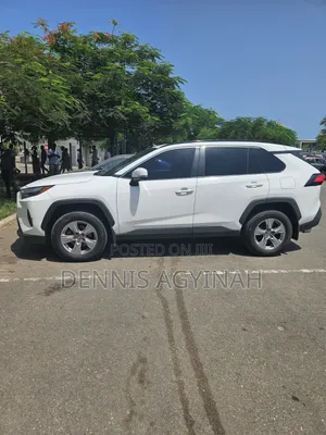 Toyota RAV4 XLE Premium 2022 White