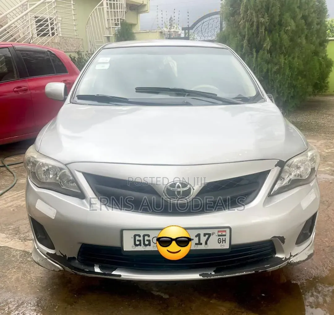 Toyota Corolla LE 4dr Sedan (1.8L 4cyl 4A) 2012 Silver