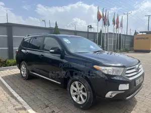 Toyota Highlander 3.5L 4WD 2013 Black