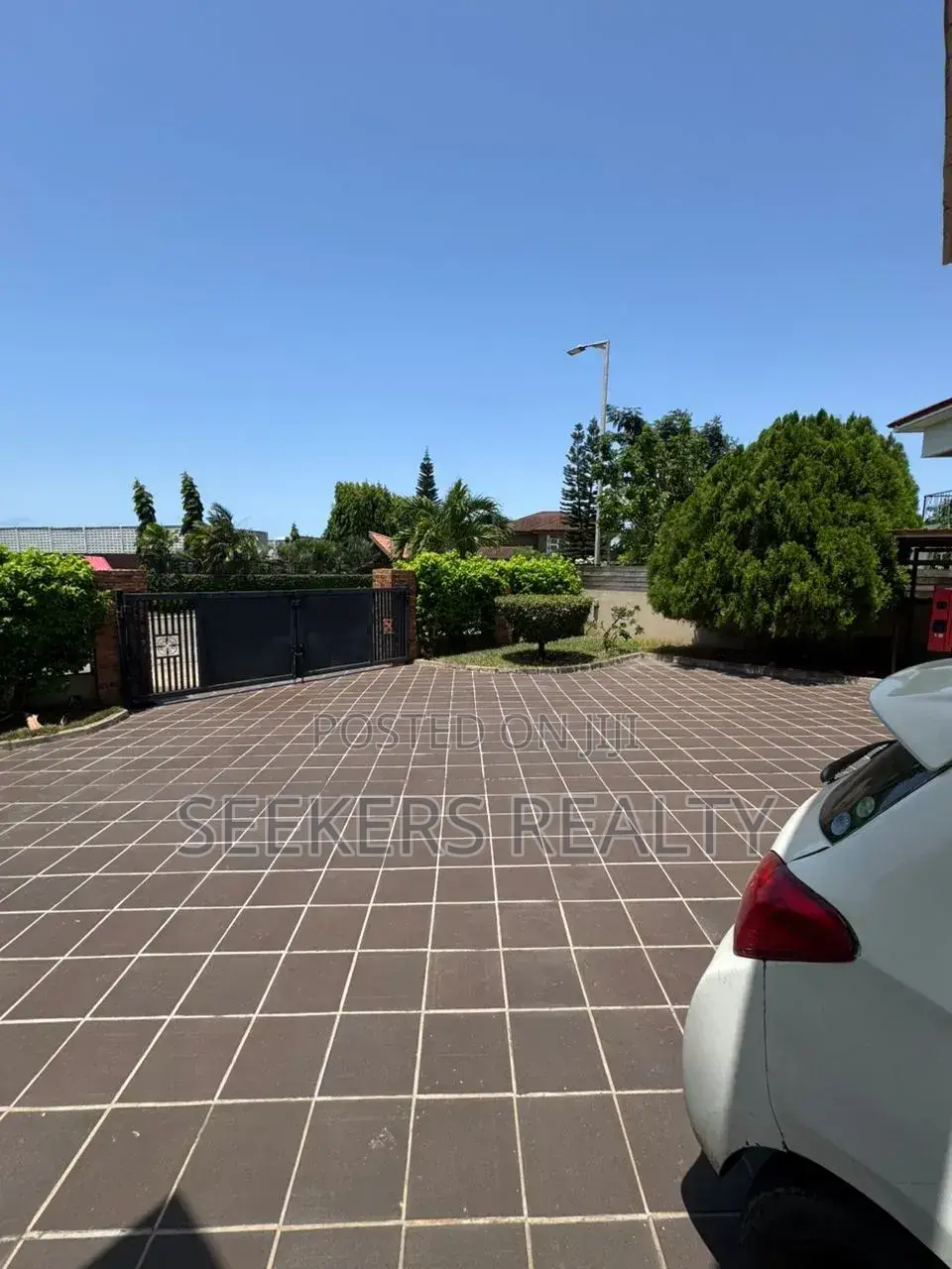 5bdrm Mansion in Seekers Realty, US Embassy Area for rent