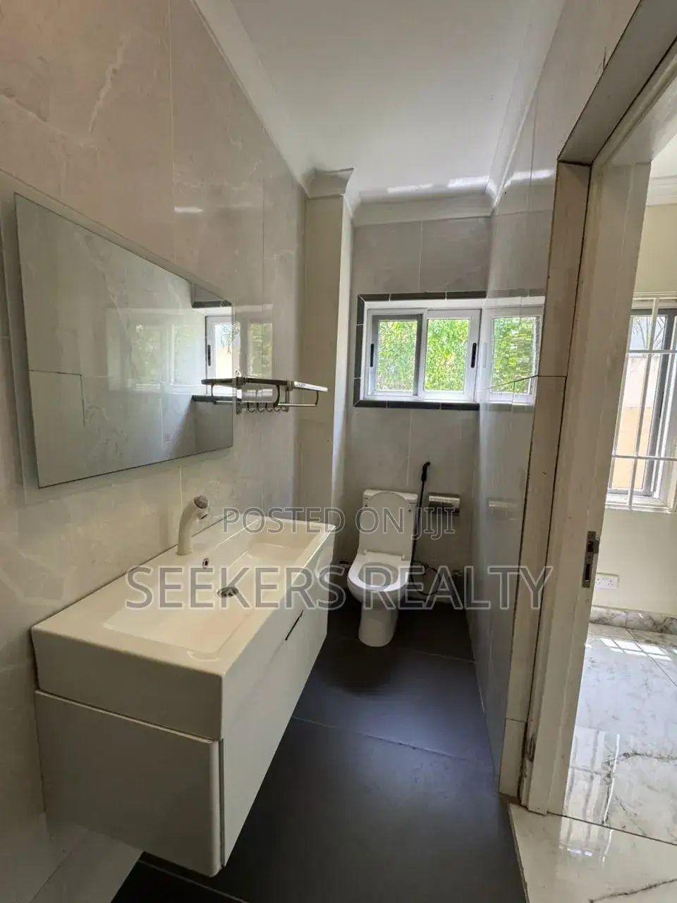5bdrm Mansion in Seekers Realty, US Embassy Area for rent