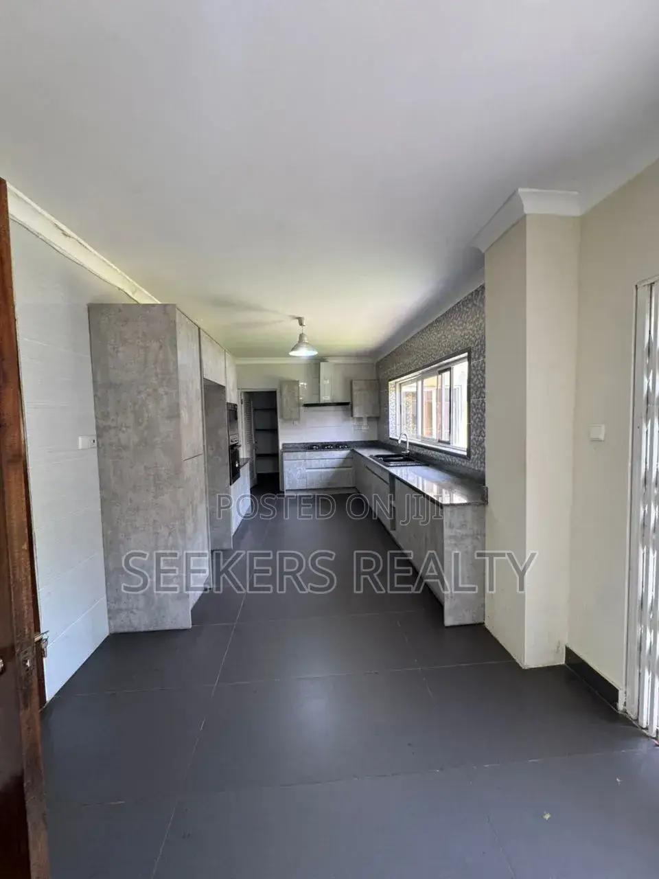 5bdrm Mansion in Seekers Realty, US Embassy Area for rent