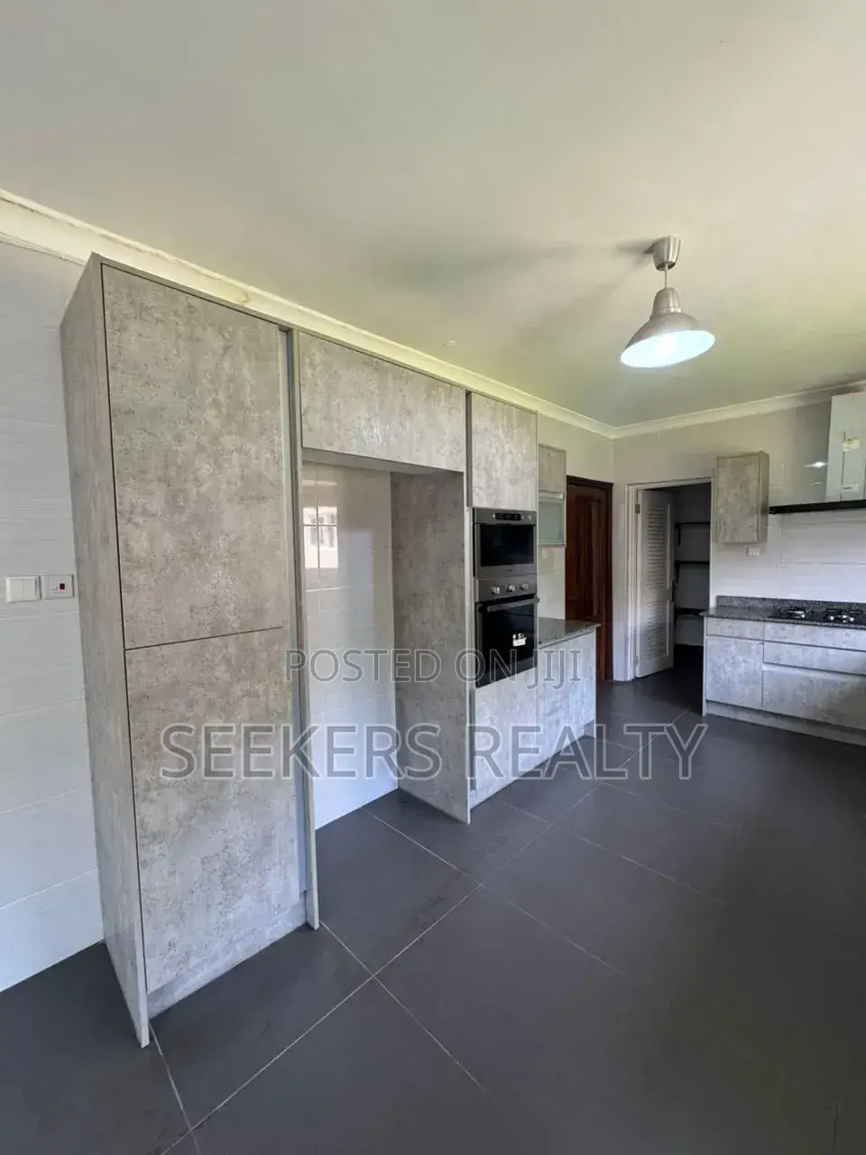 5bdrm Mansion in Seekers Realty, US Embassy Area for rent