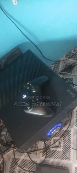 Xbox One ,500gb ,One Controller,Many Games.