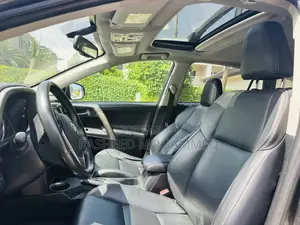 Toyota RAV4 Limited 4dr SUV AWD (2.5L 4cyl 6A) 2014 Gray