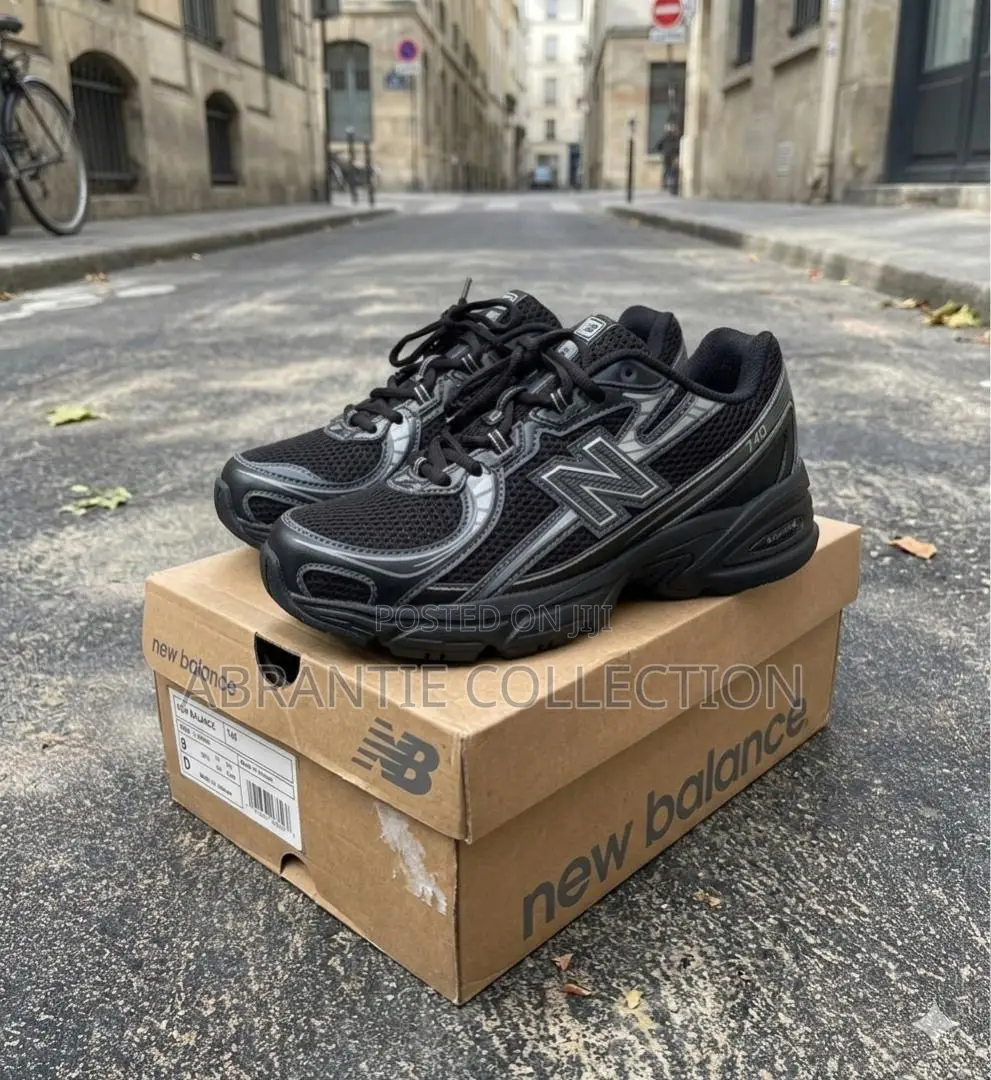 Lace Up New Balance 740 Available