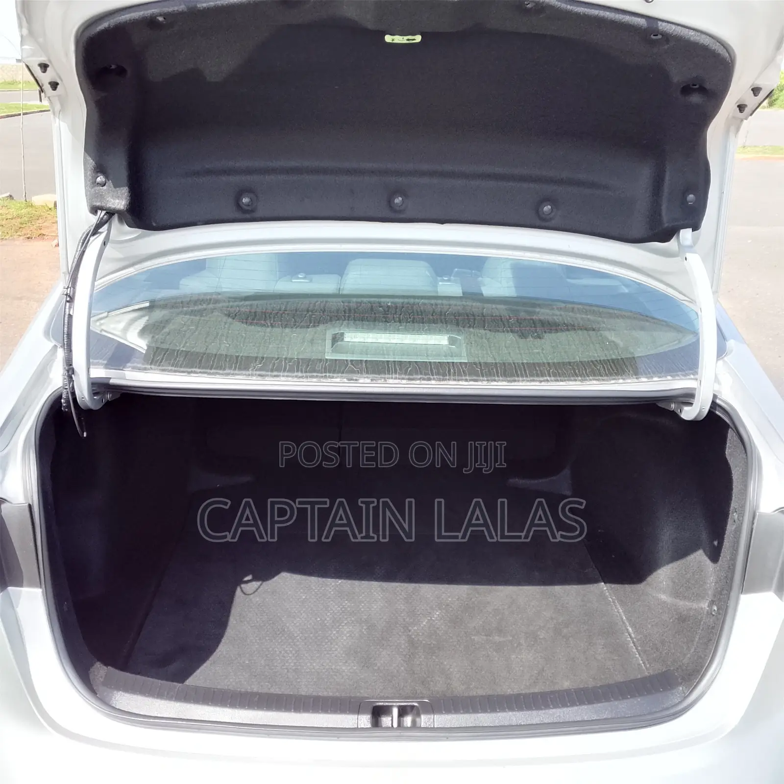 Toyota Corolla LE 2022 Silver