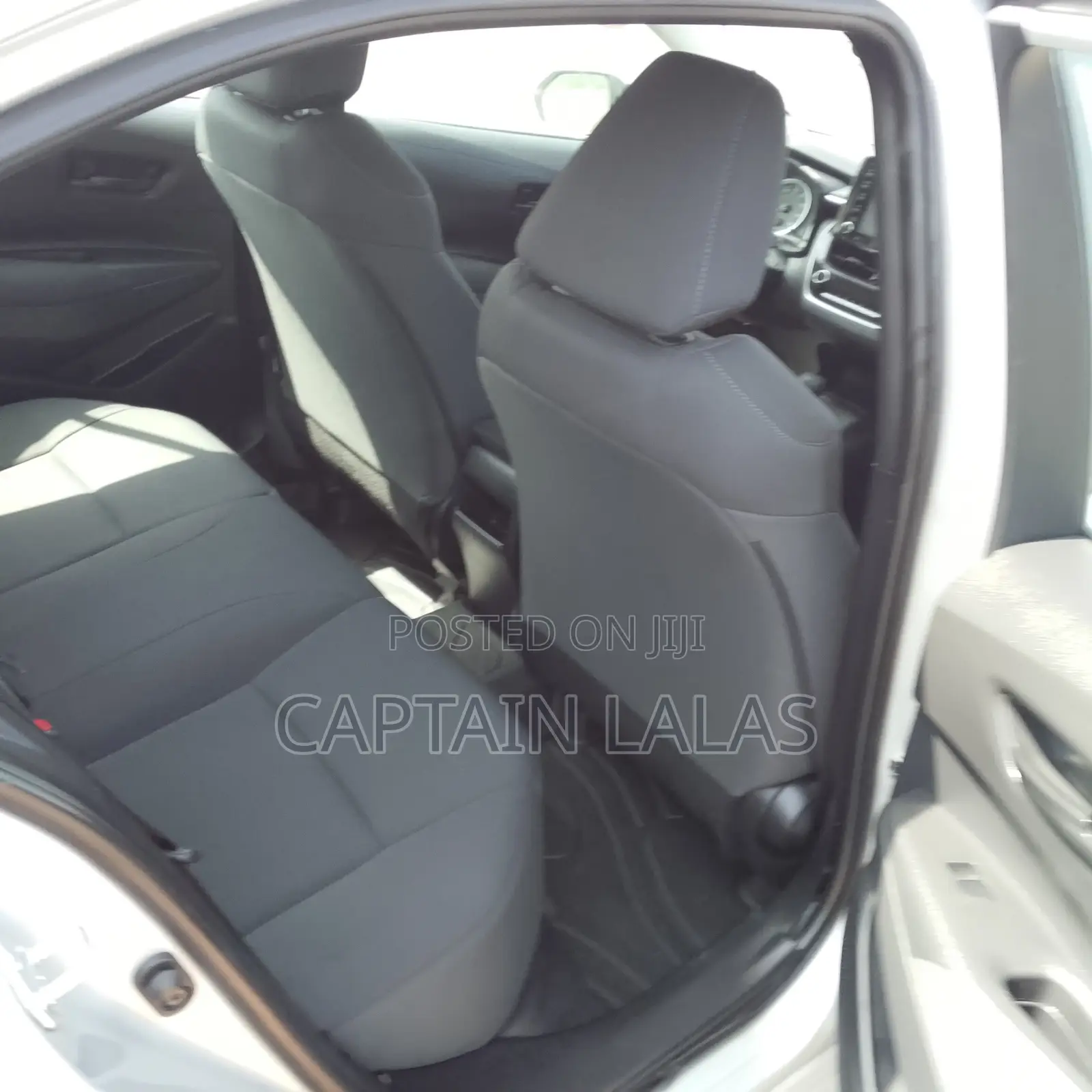 Toyota Corolla LE 2022 Silver