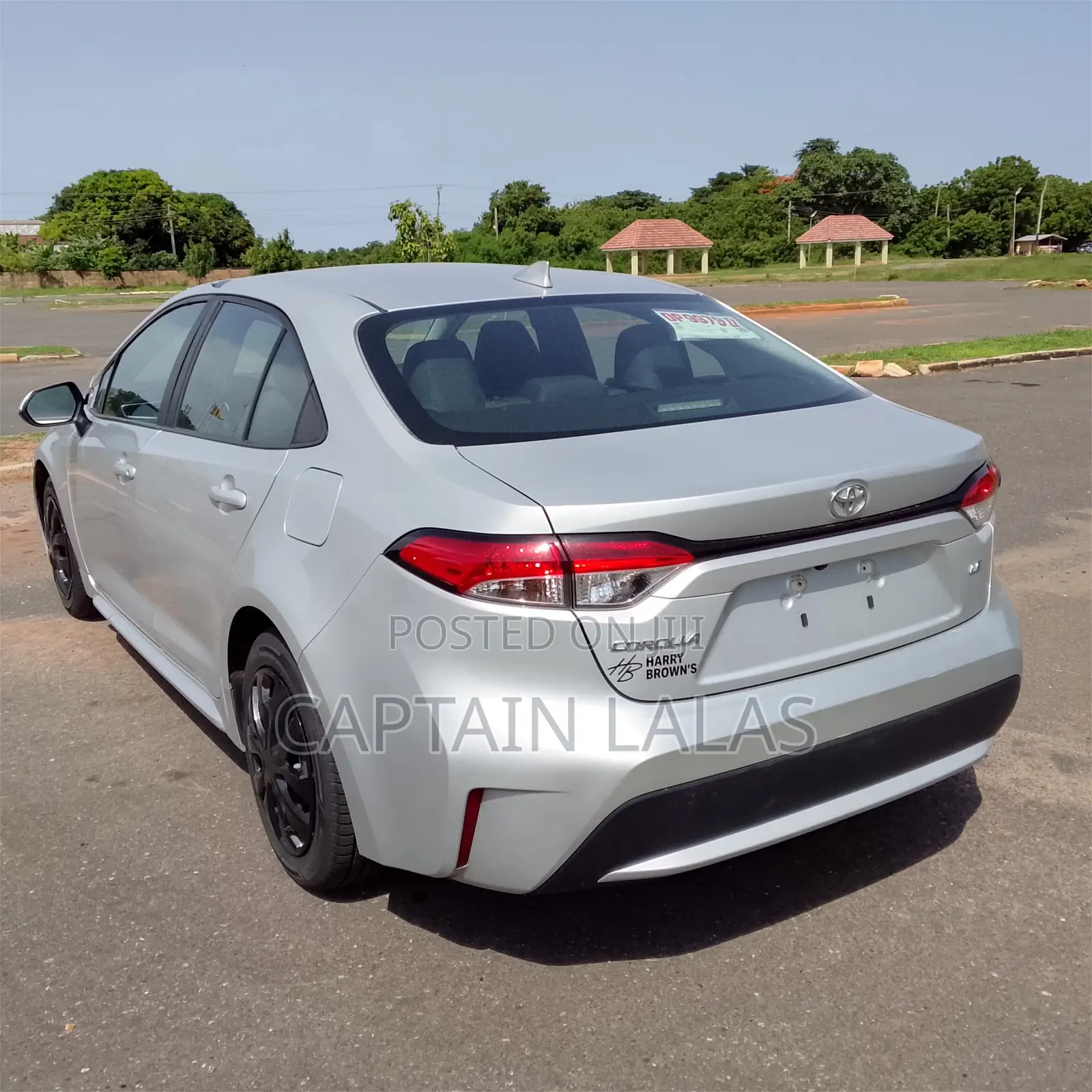 Toyota Corolla LE 2022 Silver