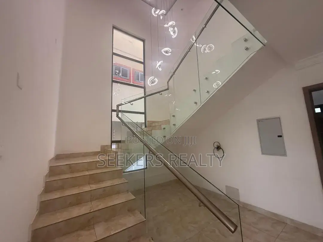 5bdrm Townhouse/Terrace in Seekers Realty, American House for sale