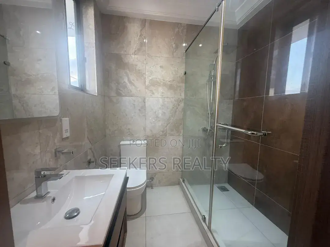 5bdrm Townhouse/Terrace in Seekers Realty, American House for sale