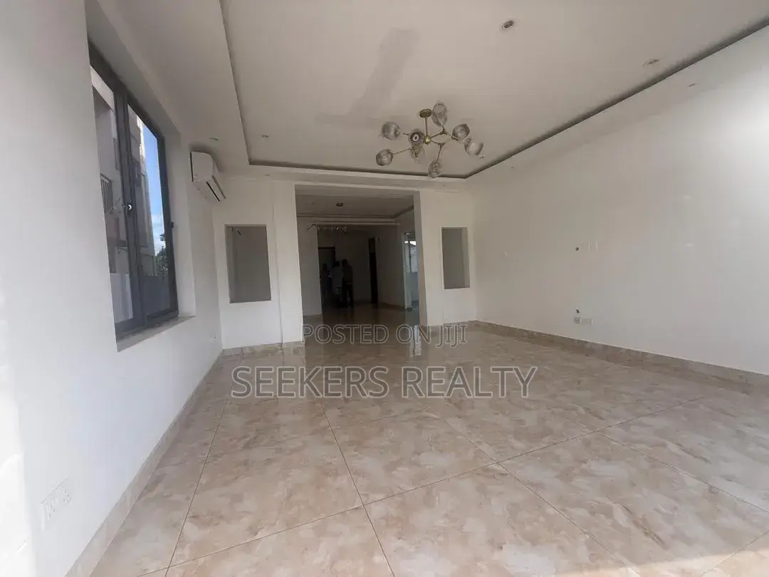 5bdrm Townhouse/Terrace in Seekers Realty, American House for sale
