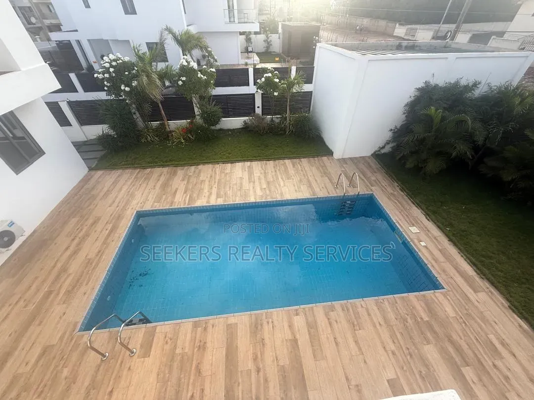 5bdrm Townhouse/Terrace in Seekers Realty, American House for sale