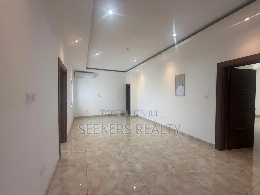 5bdrm Townhouse/Terrace in Seekers Realty, American House for sale