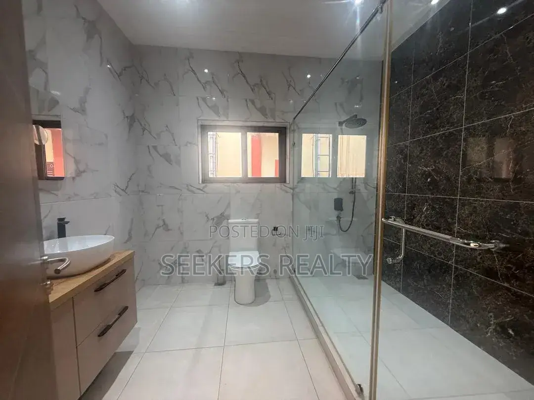 5bdrm Townhouse/Terrace in Seekers Realty, American House for sale