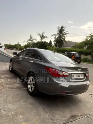 Hyundai Sonata Limited 2.0T Sedan (2.0L 4cyl 6A) 2013 Beige