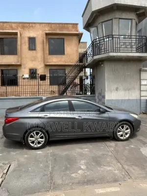 Hyundai Sonata Limited 2.0T Sedan (2.0L 4cyl 6A) 2013 Beige