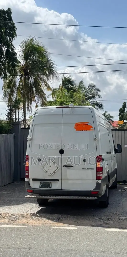Mercedes-Benz Sprinter 2012 White