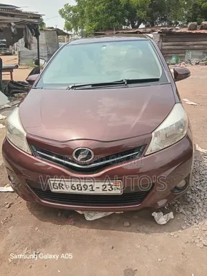 Toyota Vitz 2013 Brown